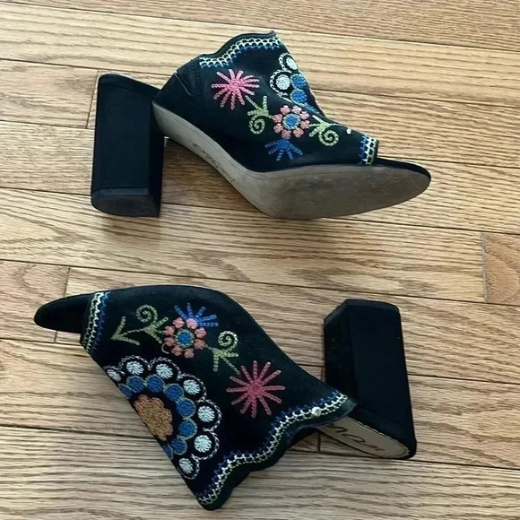 [8.5]Sam Edelman Suede Open Toe Mules Black Embroidered Bohemian High Block Heel - Picture 4 of 8